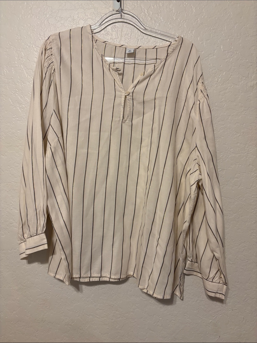 🎼Old Navy Striped Cream Button-Neck size XXL GUC